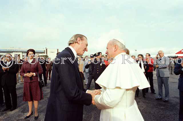%_tempFileName01205_IRLANDA-USA1979%