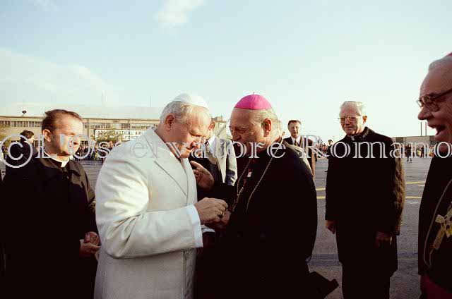 %_tempFileName01906_IRLANDA-USA1979%