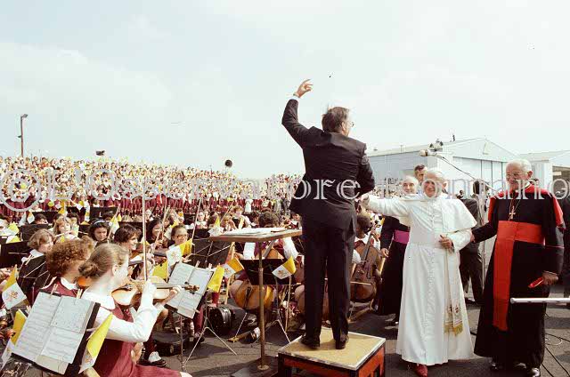 %_tempFileName01932_IRLANDA-USA1979%