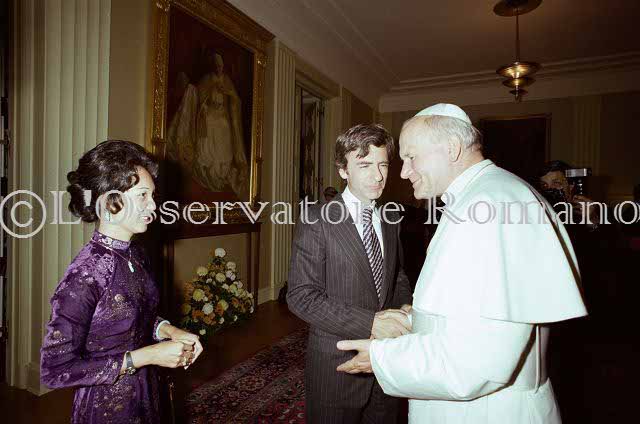 %_tempFileName02238_IRLANDA-USA1979%