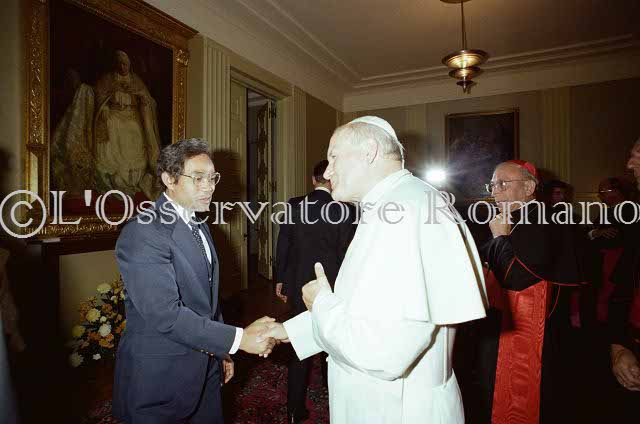 %_tempFileName02272_IRLANDA-USA1979%