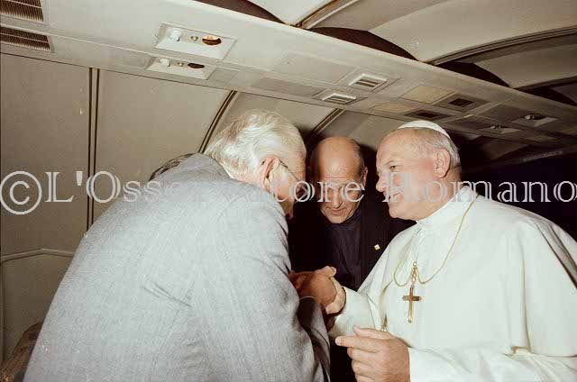 %_tempFileName02702_IRLANDA-USA1979%