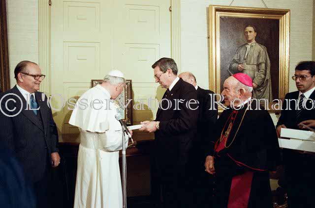 %_tempFileName03267_IRLANDA-USA1979%