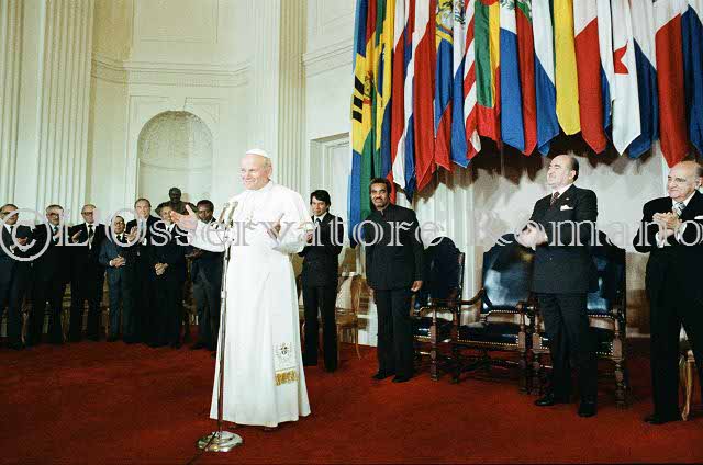 %_tempFileName03273_IRLANDA-USA1979%
