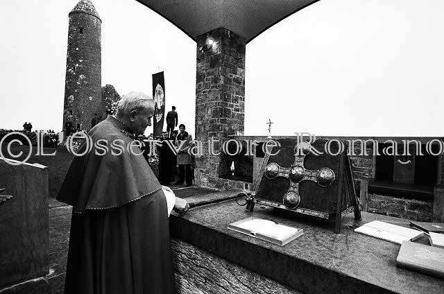 %_tempFileName00702BN_IRLANDA-USA1979%